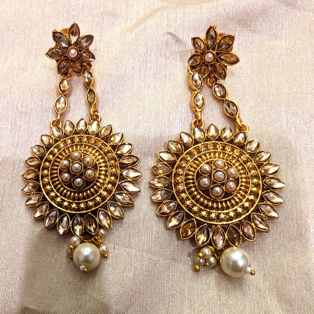 Beautiful pearl earrings